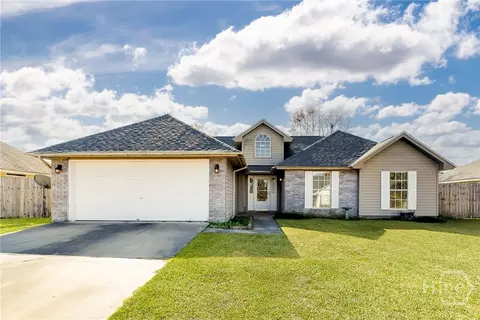 56 Blue Wing Dr, Richmond Hill, GA 31324