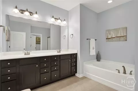 Bath - 17 Belle Gate Ct, Pooler, GA 31322 photo 1 of 5