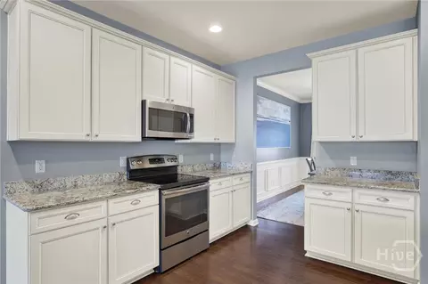 Kitchen - 17 Belle Gate Ct, Pooler, GA 31322 photo 3 of 4