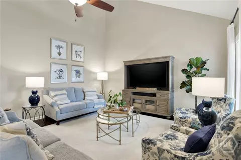 Living - 17 Belle Gate Ct, Pooler, GA 31322 photo 2 of 3