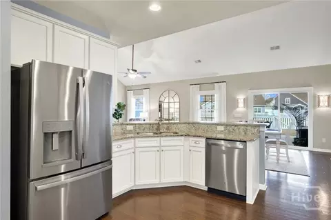 Kitchen - 17 Belle Gate Ct, Pooler, GA 31322 photo 4 of 4