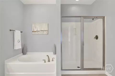 Bath - 17 Belle Gate Ct, Pooler, GA 31322 photo 2 of 5