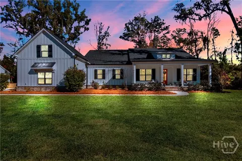 156 Grey Ghost Ct, Richmond Hill, GA 31324
