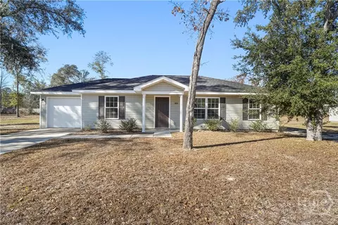 368 Whispering Pines Rd, Jesup, GA 31545
