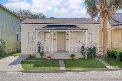 9 W 48th St, Savannah, GA 31405