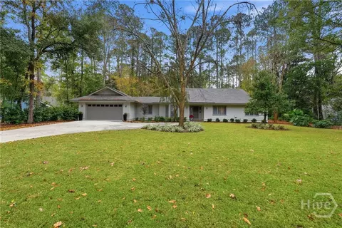 16 Hemingway Dr, Savannah, GA 31411