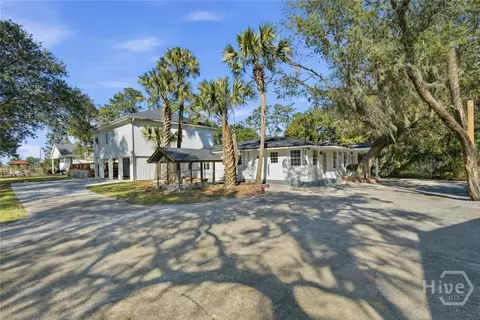 9 Brewster St, Savannah, GA 31419