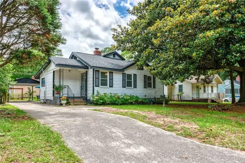 1915 Hawthorne St, Savannah, GA 31404