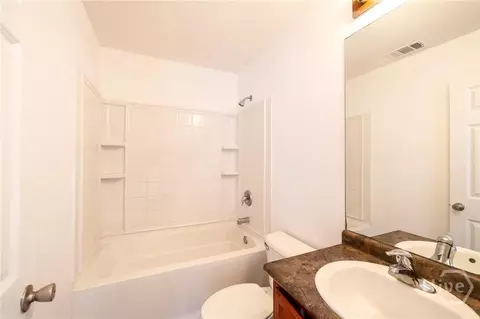 Bath - 104 Terraza Ln, Savannah, GA 31405 photo 1 of 2