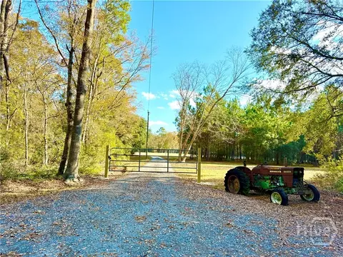 1419 Low Ground Rd, Guyton, GA 31312