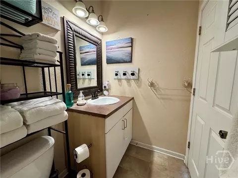 Bath - 160 Ethridge Pl, Gray, GA 31032 photo 2 of 3