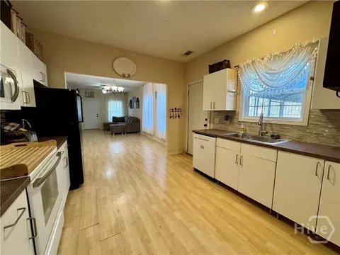 Kitchen - 160 Ethridge Pl, Gray, GA 31032 photo 2 of 5