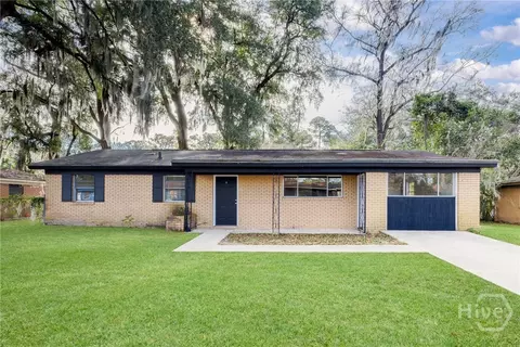 415 Barnhill Dr, Savannah, GA 31406