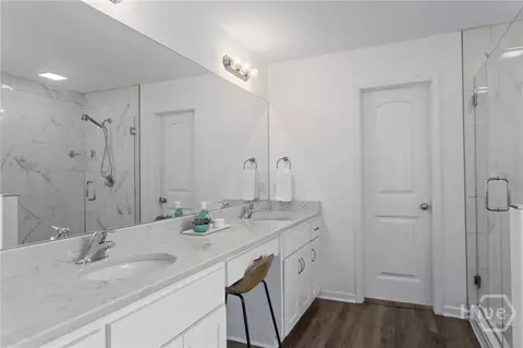 Bath - 109 E Long St, Rincon, GA 31326 photo 2 of 3