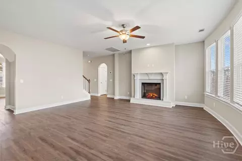 Living - 4 Cottonfield Dr, Guyton, GA 31312 photo 2 of 9
