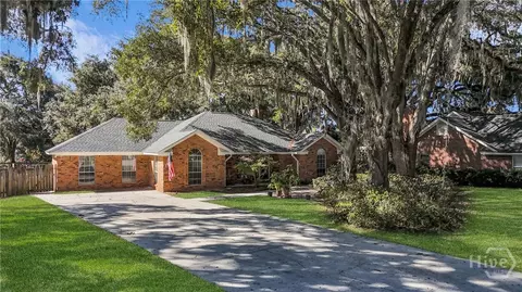 56 Glennmary Ln E, Richmond Hill, GA 31324