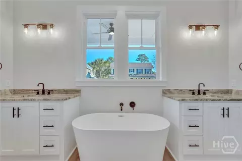 Bath - 77 Yellow Bluff Dr, Midway, GA 31320 photo 2 of 6