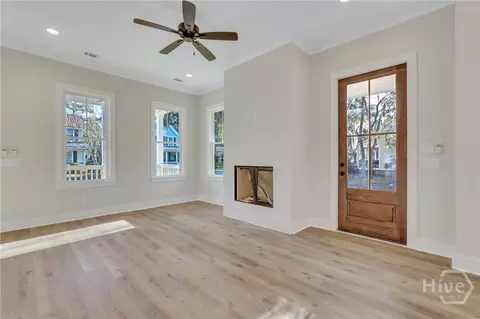 Living - 77 Yellow Bluff Dr, Midway, GA 31320 photo 2 of 6