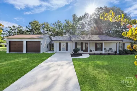 313 Hickory St, Springfield, GA 31329