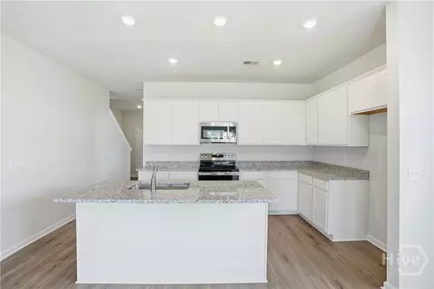 Kitchen - 181 Daylily Dr, Springfield, GA 31329 photo 2 of 3