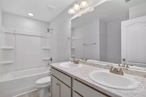 Bath - 5 Oakmont Dr, Guyton, GA 31312 photo 2 of 4