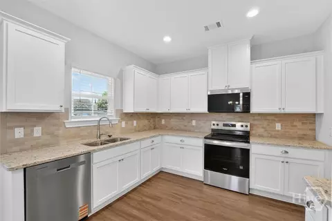 Kitchen - 4 St Anne Ct, Guyton, GA 31312 photo 1 of 3