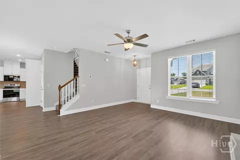 Living - 4 St Anne Ct, Guyton, GA 31312 photo 3 of 5