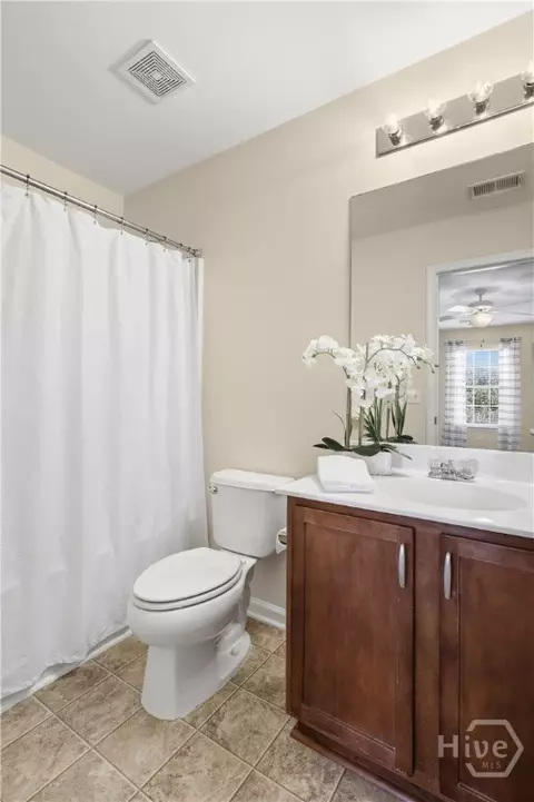 Bath - 19 Timber Crest Ct, Savannah, GA 31407 photo 2 of 2
