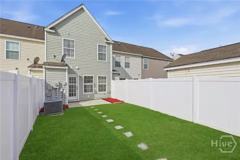 Exterior - 19 Timber Crest Ct, Savannah, GA 31407 photo 2 of 7