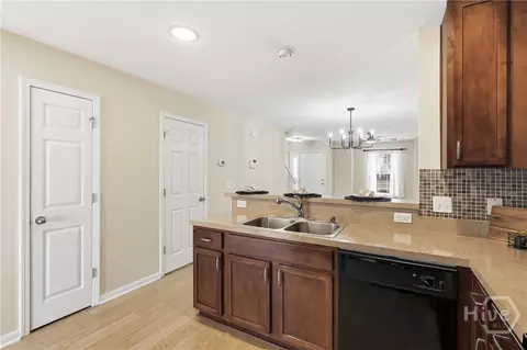 Kitchen - 19 Timber Crest Ct, Savannah, GA 31407 photo 3 of 3