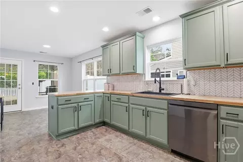 Kitchen - 30 Westbourne Way, Pooler, GA 31322 photo 2 of 4