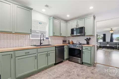 Kitchen - 30 Westbourne Way, Pooler, GA 31322 photo 3 of 4