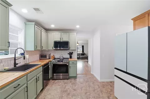 Kitchen - 30 Westbourne Way, Pooler, GA 31322 photo 4 of 4
