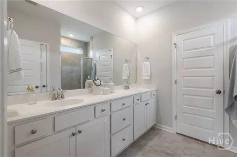 Bath - 768 Blue Moon Xing, Pooler, GA 31322 photo 1 of 4