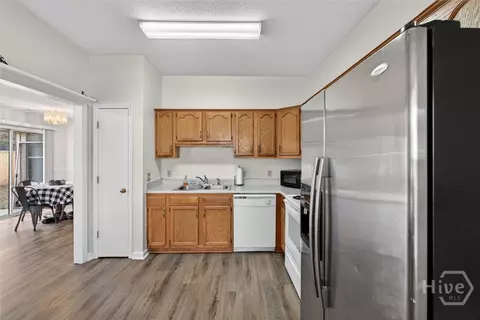 Kitchen - 13 Longleaf Cir, Pooler, GA 31322 photo 5 of 5