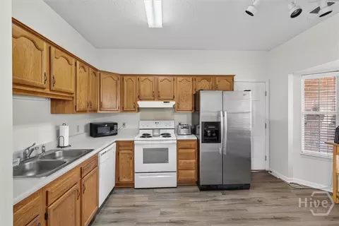 Kitchen - 13 Longleaf Cir, Pooler, GA 31322 photo 2 of 5