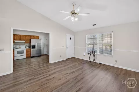 Living - 13 Longleaf Cir, Pooler, GA 31322 photo 2 of 4