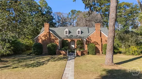 4 Edgewood Rd, Savannah, GA 31404