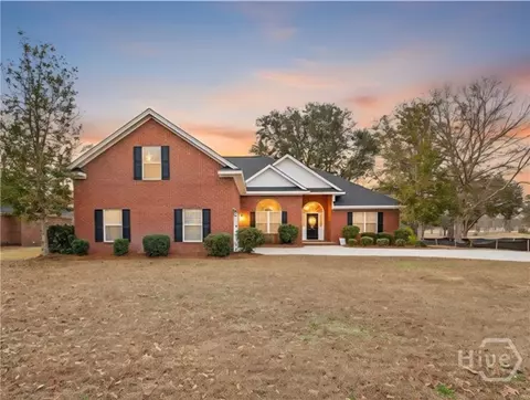 58 Lansing Dr, Ellabell, GA 31308