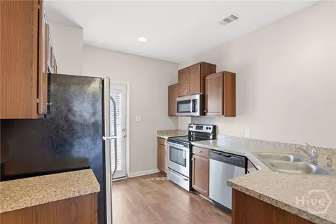 Kitchen - 415 Olde Ivey Sq, Pooler, GA 31322 photo 1 of 3