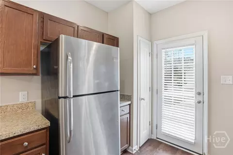 Kitchen - 415 Olde Ivey Sq, Pooler, GA 31322 photo 2 of 3