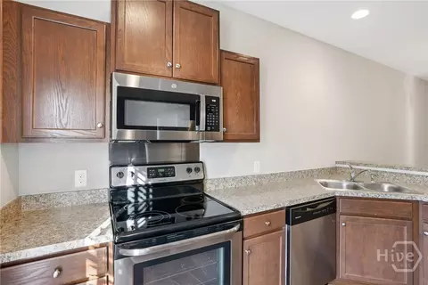 Kitchen - 415 Olde Ivey Sq, Pooler, GA 31322 photo 3 of 3
