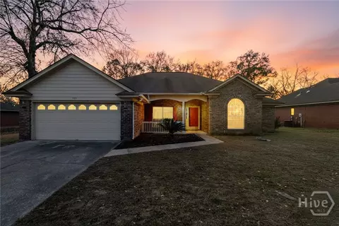 1165 Cumberland Dr, Hinesville, GA 31313