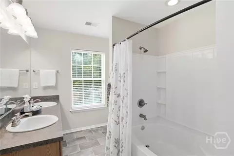 Bath - 61 Timber Crest Ct, Savannah, GA 31407 photo 1 of 3