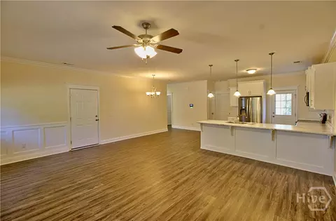 Living - 455 Bluff Rd, Jesup, GA 31545 photo 2 of 2