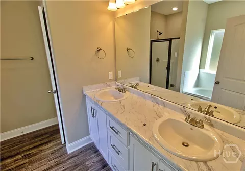 Bath - 455 Bluff Rd, Jesup, GA 31545 photo 2 of 4