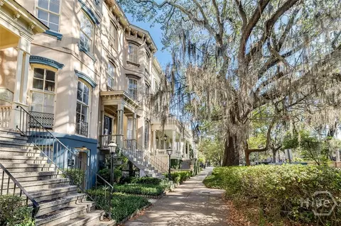 118 E Gaston St, Savannah, GA 31401