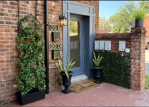 20 W Duffy St #D, Savannah, GA 31401