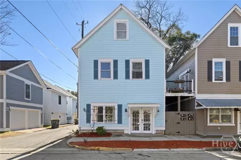 113 W 35th St, Savannah, GA 31401