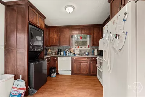 Kitchen - 42 Winoca Dr, Midway, GA 31320 photo 2 of 2